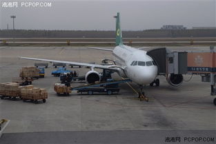 當富士S5 Pro遇見騰龍A16 高ISO機場瞬間抓拍行李托運紀實